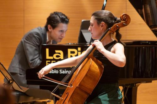 Ensemble-Rona-15