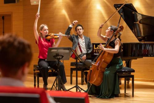 Ensemble-Rona-21